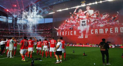 بنفيكا يكتسح كلارا ويحسم لقب الدوري البرتغالي بعد صراع مع بورتو